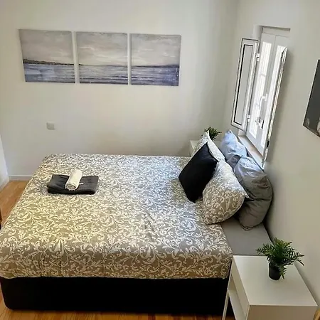 Beautiful And Big Flat * Lisboa